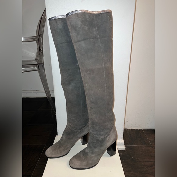 Chanel Grey Suede Metallic Fold-Over Interlocking CC Knee High Boots - Picture 4 of 10